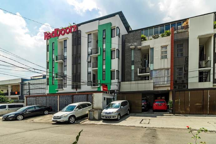 Imagen general del Hotel RedDoorz Plus near Plaza Indonesia. Foto 3