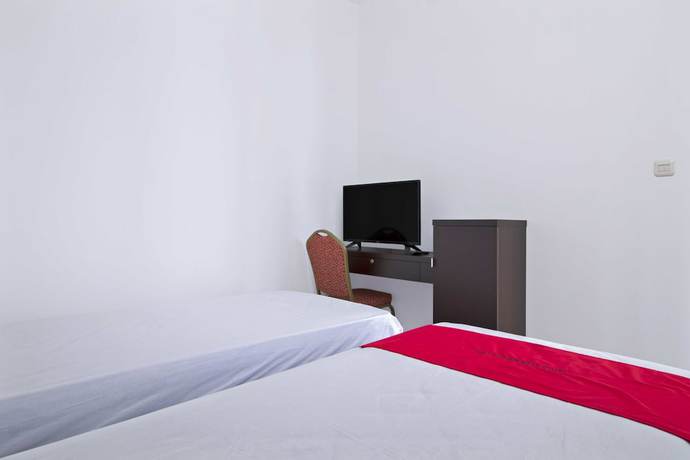 Imagen de la habitación del Hotel RedDoorz Plus near Plaza Indonesia. Foto 15