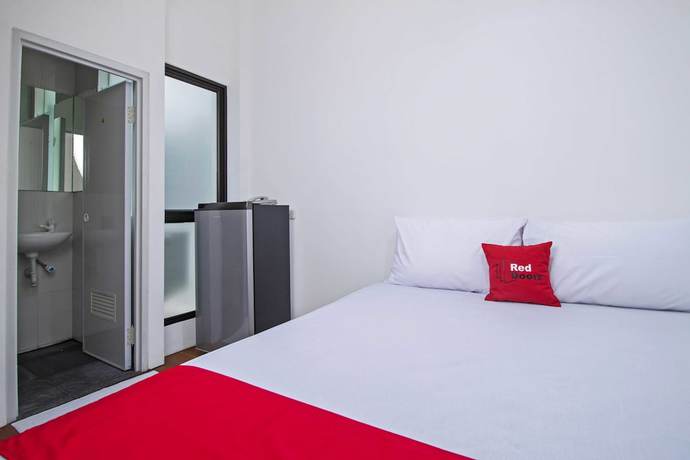 Imagen de la habitación del Hotel RedDoorz Plus near Plaza Indonesia. Foto 16