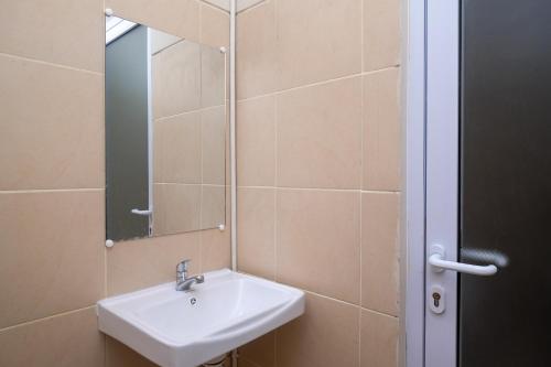 Imagen general del Hotel RedDoorz Plus near RS JIH Solo. Foto 6