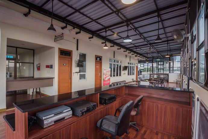Imagen de los interiores del Hotel RedDoorz Plus near Semanggi. Foto 16