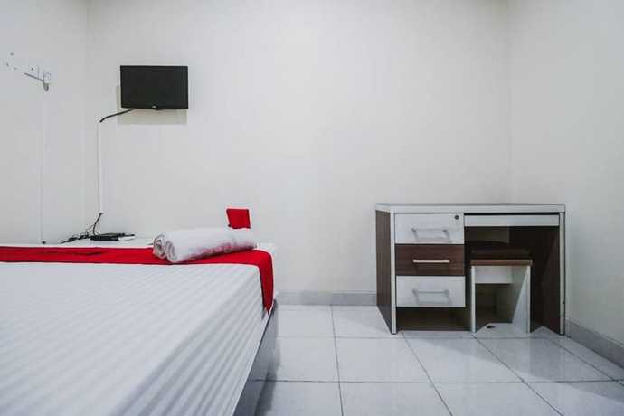 Imagen de la habitación del Hotel RedDoorz Plus near Semanggi. Foto 7