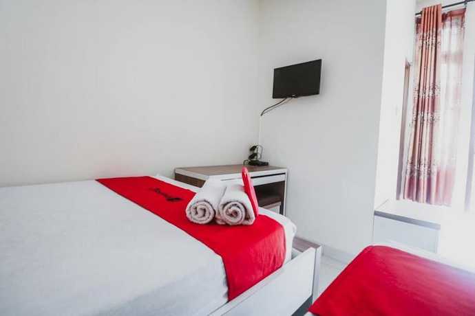 Imagen de la habitación del Hotel RedDoorz Plus near Semanggi. Foto 9
