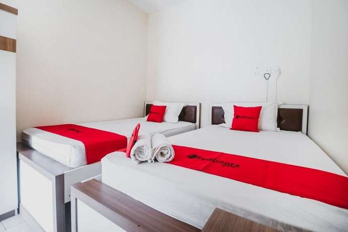 Imagen de la habitación del Hotel RedDoorz Plus near Semanggi. Foto 10