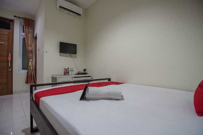 Imagen de la habitación del Hotel RedDoorz Plus near Semanggi. Foto 13