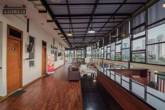 Imagen de los interiores del Hotel RedDoorz Plus near Semanggi. Foto 19