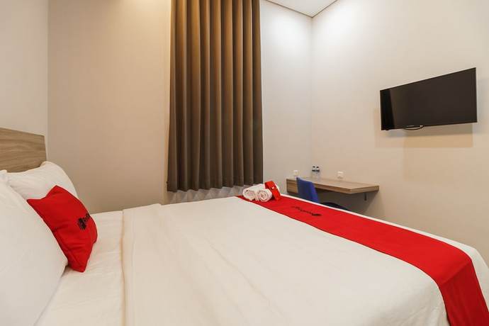 Imagen de la habitación del Hotel RedDoorz Plus near Senayan City - Hostel. Foto 4