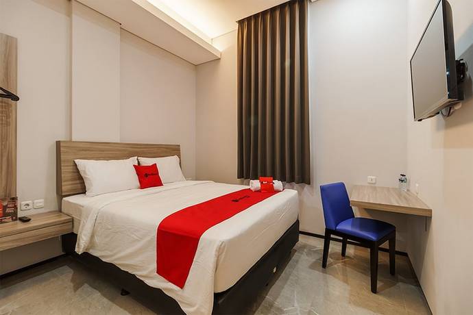 Imagen de la habitación del Hotel RedDoorz Plus near Senayan City - Hostel. Foto 11