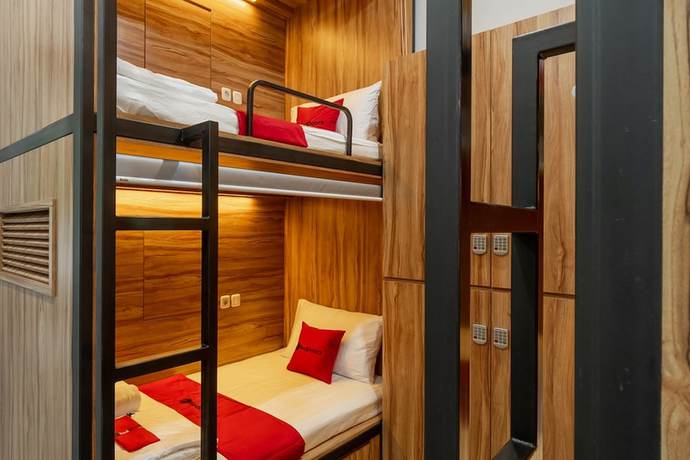 Imagen de la habitación del Hotel RedDoorz Plus near Senayan City - Hostel. Foto 12