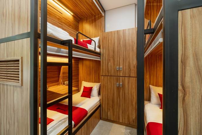 Imagen de la habitación del Hotel RedDoorz Plus near Senayan City - Hostel. Foto 18