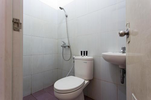 Imagen de la habitación del Hotel RedDoorz Plus near Siloam Karawaci. Foto 6