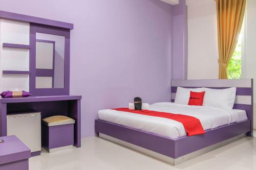Imagen de la habitación del Hotel RedDoorz Plus near Stasiun Bekasi. Foto 9