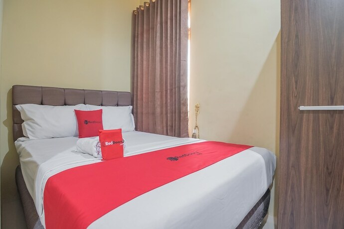 Imagen general del Hotel RedDoorz Plus near Syamsudin Noor Airport 3. Foto 4