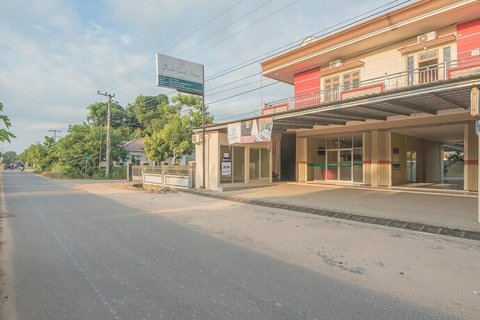 Imagen general del Hotel RedDoorz Plus near Syamsudin Noor Airport 3. Foto 5