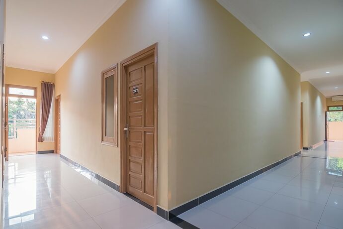 Imagen general del Hotel RedDoorz Plus near Syamsudin Noor Airport 3. Foto 6