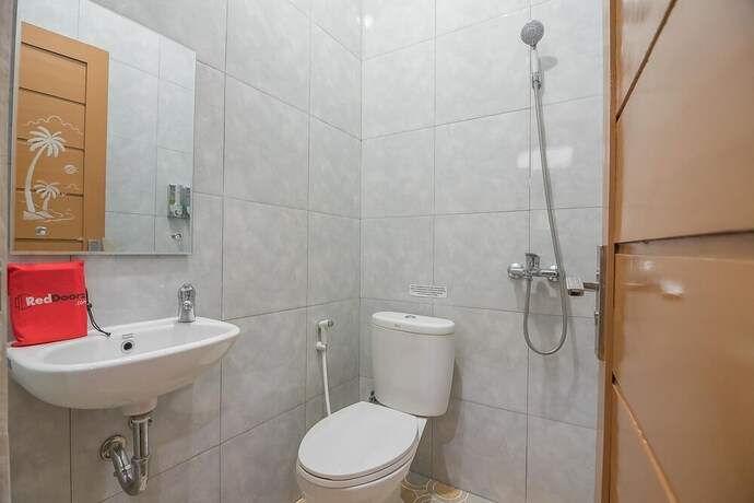 Imagen general del Hotel RedDoorz Plus near Syamsudin Noor Airport 3. Foto 9