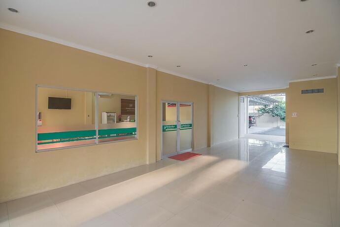 Imagen general del Hotel RedDoorz Plus near Syamsudin Noor Airport 3. Foto 10