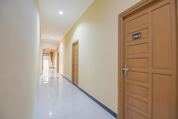 Imagen general del Hotel RedDoorz Plus near Syamsudin Noor Airport 3. Foto 11