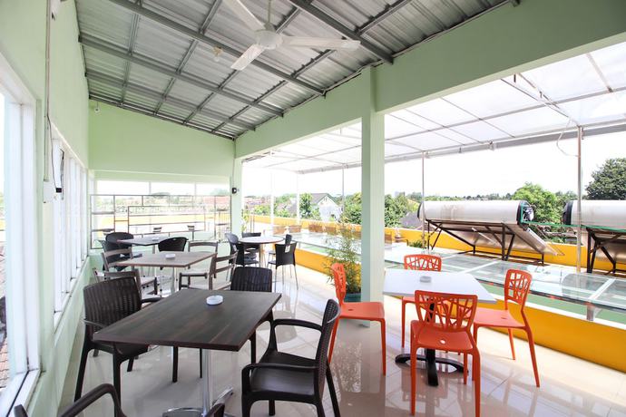 Imagen del bar/restaurante del Hotel RedDoorz Plus near Taman Sari. Foto 5