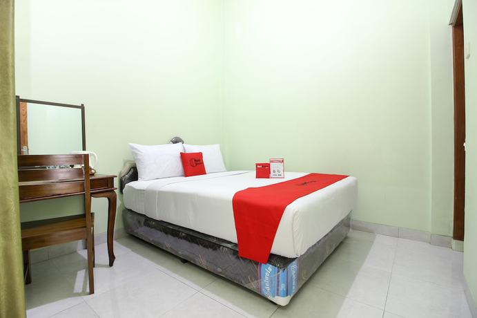 Imagen de la habitación del Hotel RedDoorz Plus near Taman Sari. Foto 9