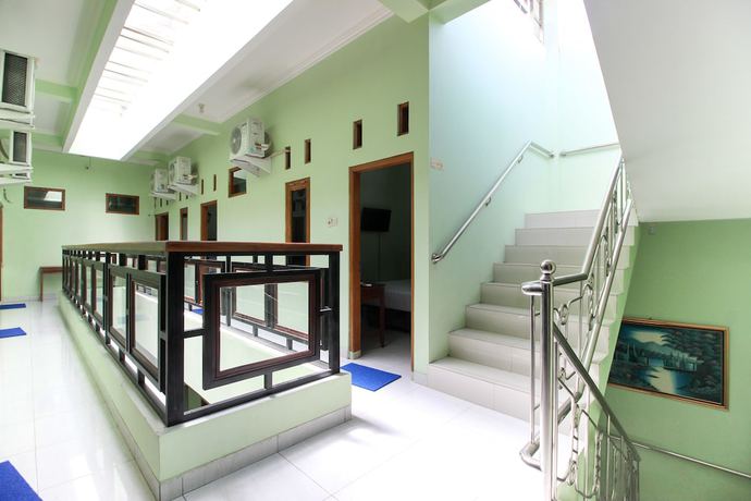 Imagen de la habitación del Hotel RedDoorz Plus near Taman Sari. Foto 15
