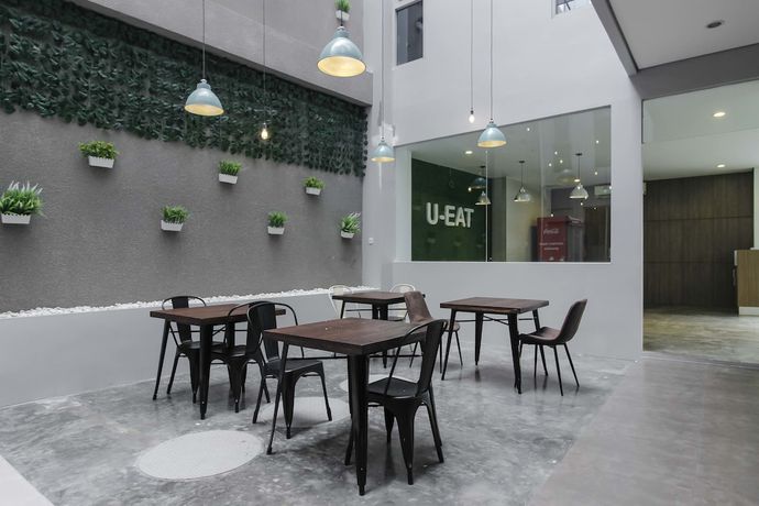 Imagen de los interiores del Hotel RedDoorz Plus near Tebet. Foto 16