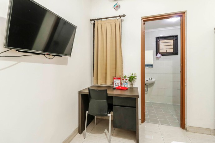 Imagen de la habitación del Hotel RedDoorz Plus near Trisakti University. Foto 3