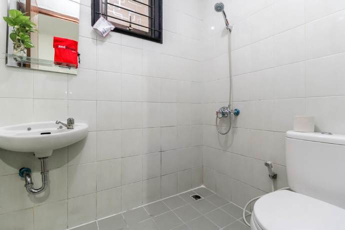 Imagen de la habitación del Hotel RedDoorz Plus near Trisakti University. Foto 4