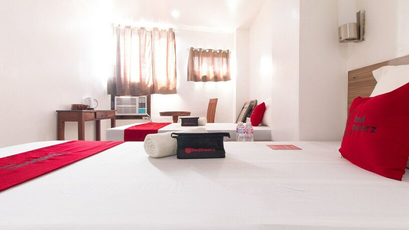 Imagen de la habitación del Hotel RedDoorz Plus near Vigan City Commercial Center. Foto 22
