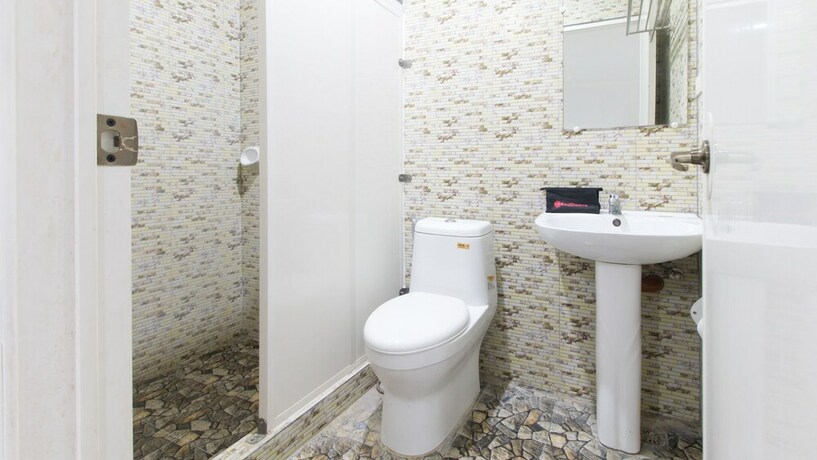 Imagen de la habitación del Hotel RedDoorz Plus near Vigan City Commercial Center. Foto 23