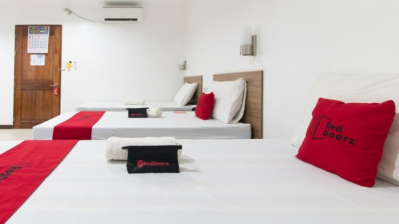 Imagen de la habitación del Hotel RedDoorz Plus near Vigan City Commercial Center. Foto 27