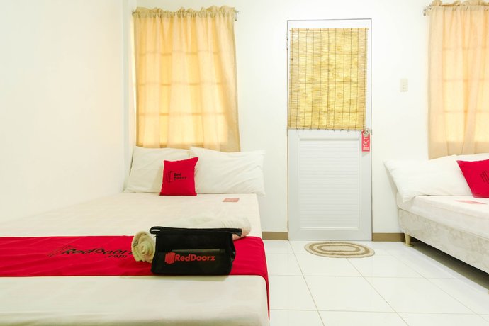 Imagen de la habitación del Hotel RedDoorz @ Prince JB Beach Resort Zambales. Foto 4