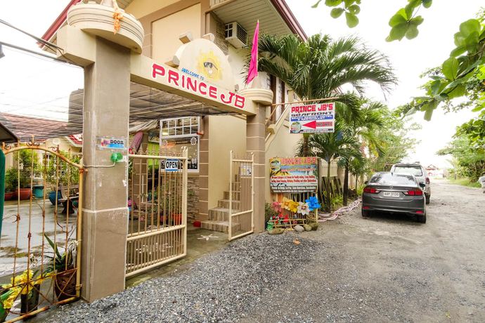 Imagen general del Hotel RedDoorz @ Prince JB Beach Resort Zambales. Foto 3