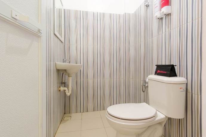 Imagen de la habitación del Hotel RedDoorz @ Prince JB Beach Resort Zambales. Foto 13