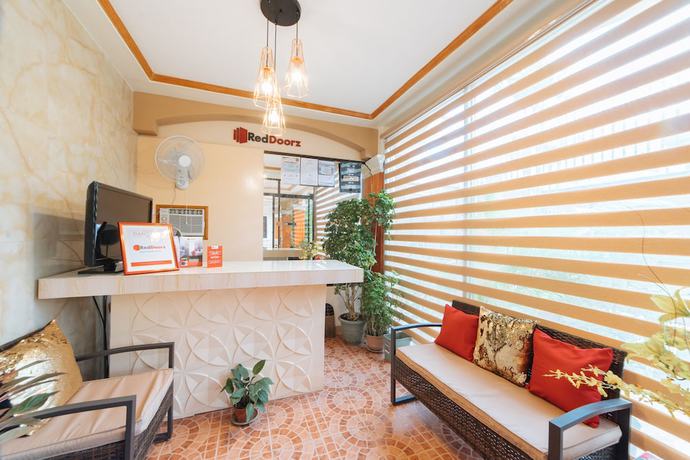 Imagen de los interiores del Hotel RedDoorz @ Q Abeto Street Mandurriao. Foto 15