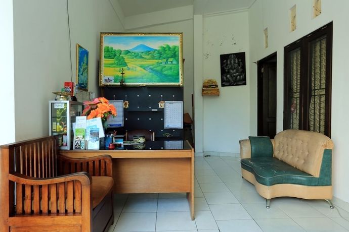 Imagen de los interiores del Hotel RedDoorz @ Raya Seminyak. Foto 14