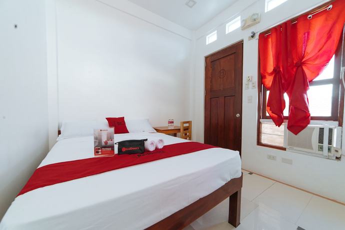 Imagen general del Hotel RedDoorz @ Recaido Road Palawan. Foto 1