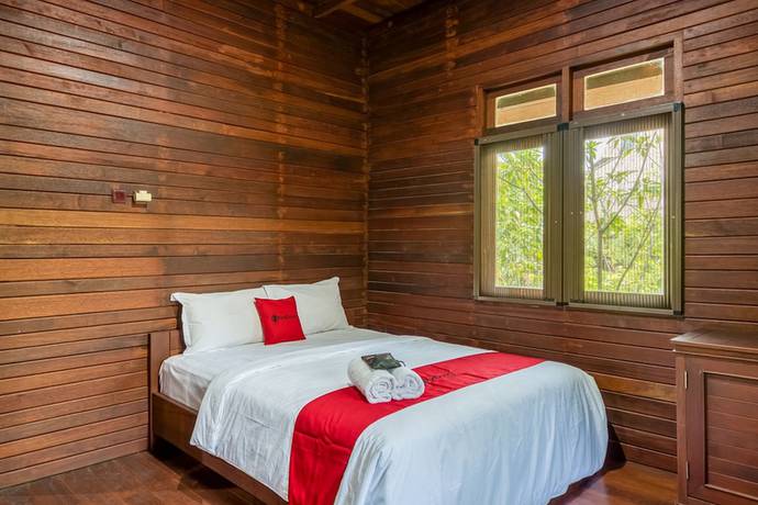 Imagen de la habitación del Hotel RedDoorz Resort @ Taman Wisata Mangrove. Foto 4