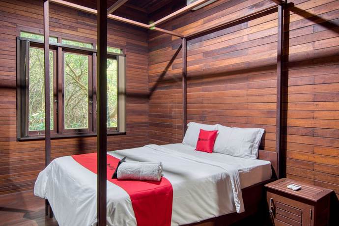 Imagen de la habitación del Hotel RedDoorz Resort @ Taman Wisata Mangrove. Foto 9