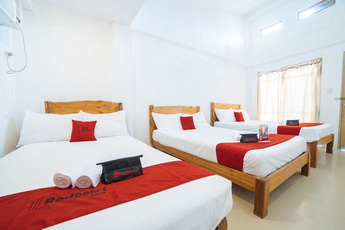 Imagen de la habitación del Hotel RedDoorz @ Sabang Beach Baler. Foto 2