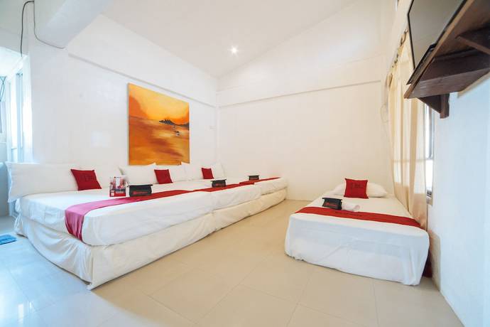 Imagen de la habitación del Hotel RedDoorz @ Sabang Beach Baler. Foto 5