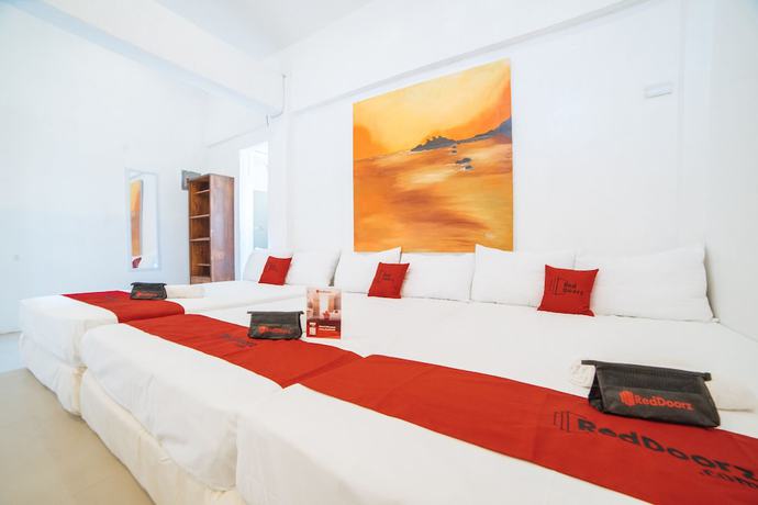 Imagen de la habitación del Hotel RedDoorz @ Sabang Beach Baler. Foto 9