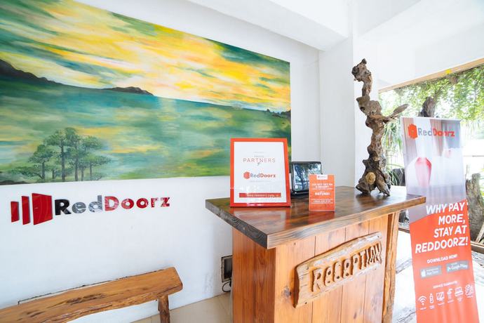 Imagen de los interiores del Hotel RedDoorz @ Sabang Beach Baler. Foto 19