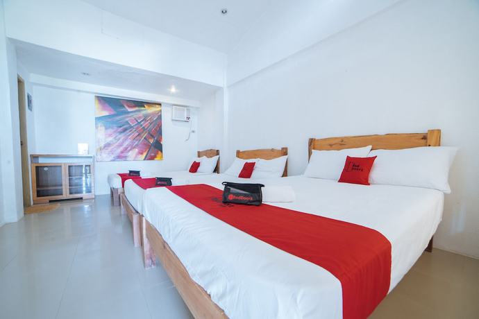 Imagen de la habitación del Hotel RedDoorz @ Sabang Beach Baler. Foto 18