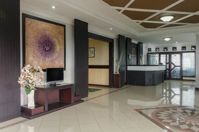 Imagen de los interiores del Hotel RedDoorz Syariah @ Cipanas. Foto 20