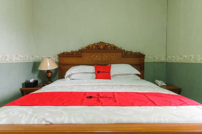 Imagen de la habitación del Hotel RedDoorz Syariah @ Cipanas. Foto 9