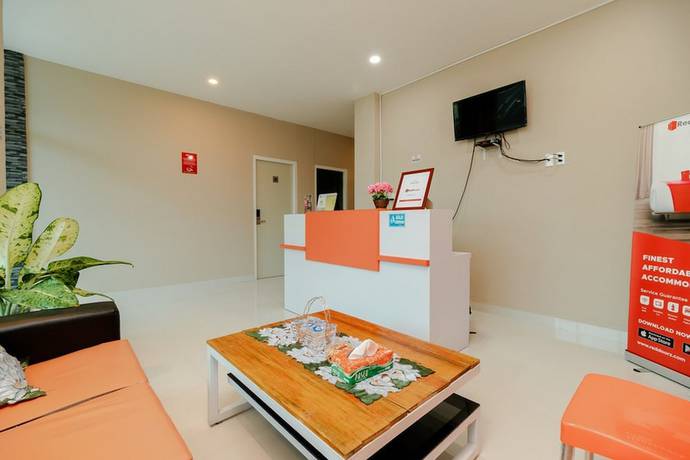 Imagen de los interiores del Hotel RedDoorz Syariah @ Panglima Polem Aceh. Foto 14