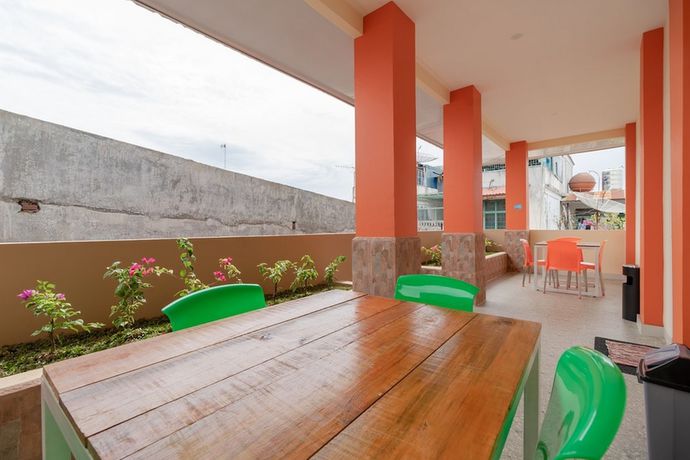 Imagen del bar/restaurante del Hotel RedDoorz Syariah @ Panglima Polem Aceh. Foto 4