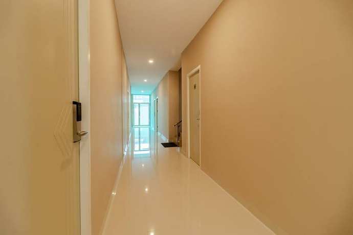 Imagen de los interiores del Hotel RedDoorz Syariah @ Panglima Polem Aceh. Foto 16