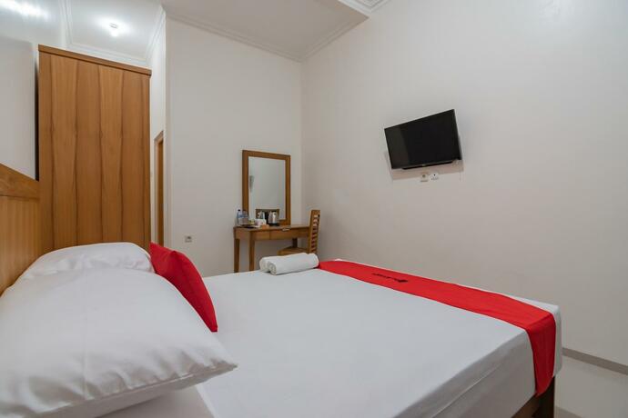 Imagen general del Hotel RedDoorz Syariah Plus @ Perintis Guesthouse Tasikmalaya. Foto 1